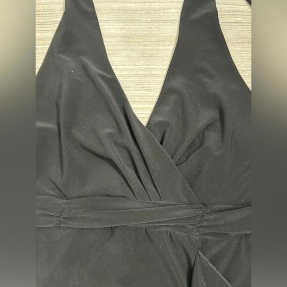 White House Black Market Black Halter Ruffle Marilyn Monroe Y2k Top Size- Medium - Picture 3 of 5